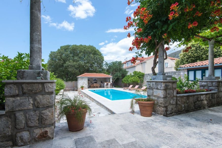 Villa Rafaela with pool