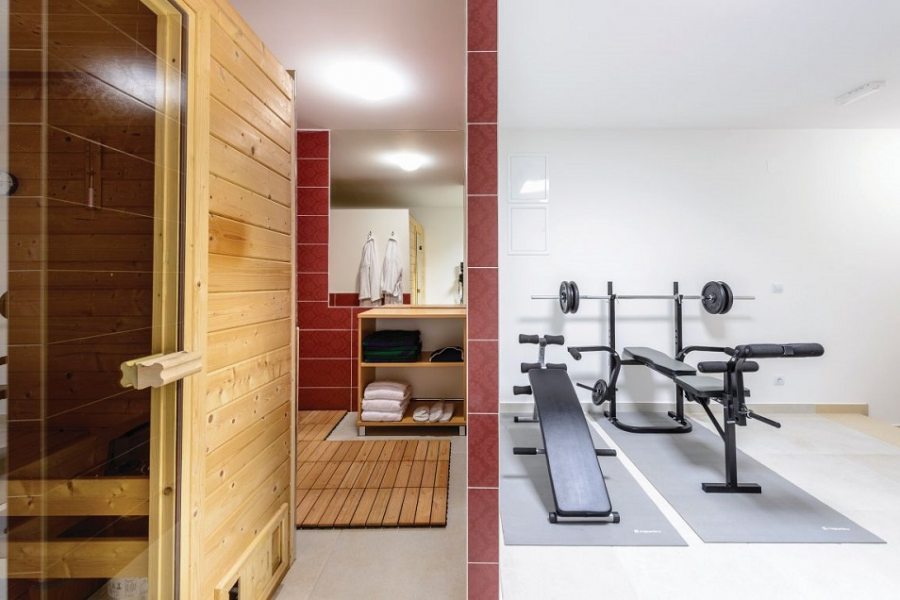 Sauna and fitness room
