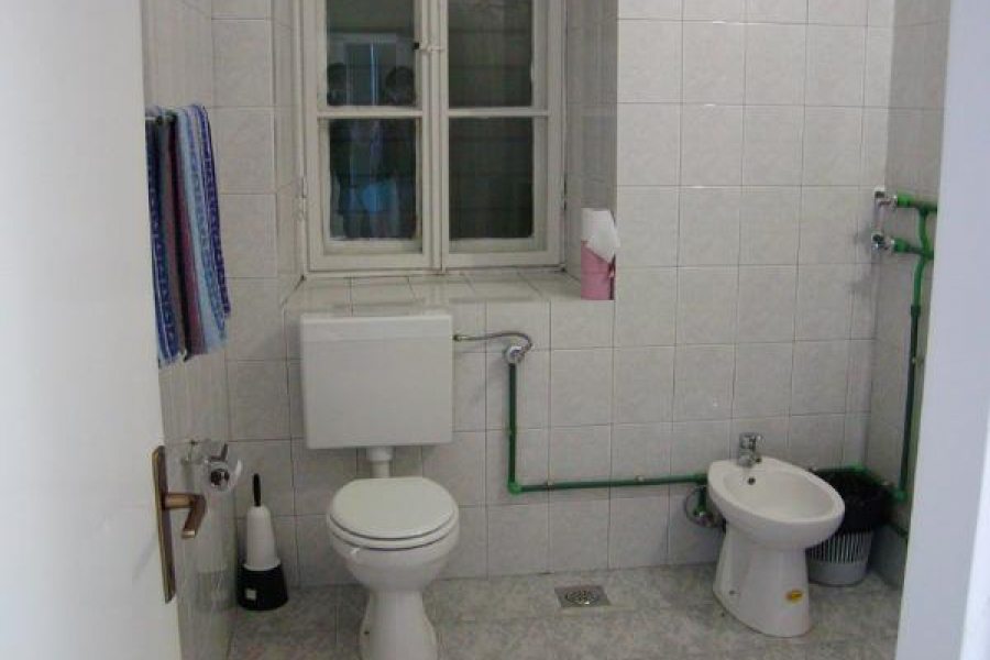 Kupaonica s tuš kabinom