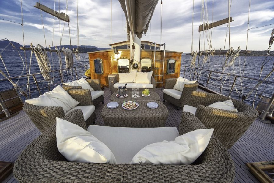 Lounge on deck
